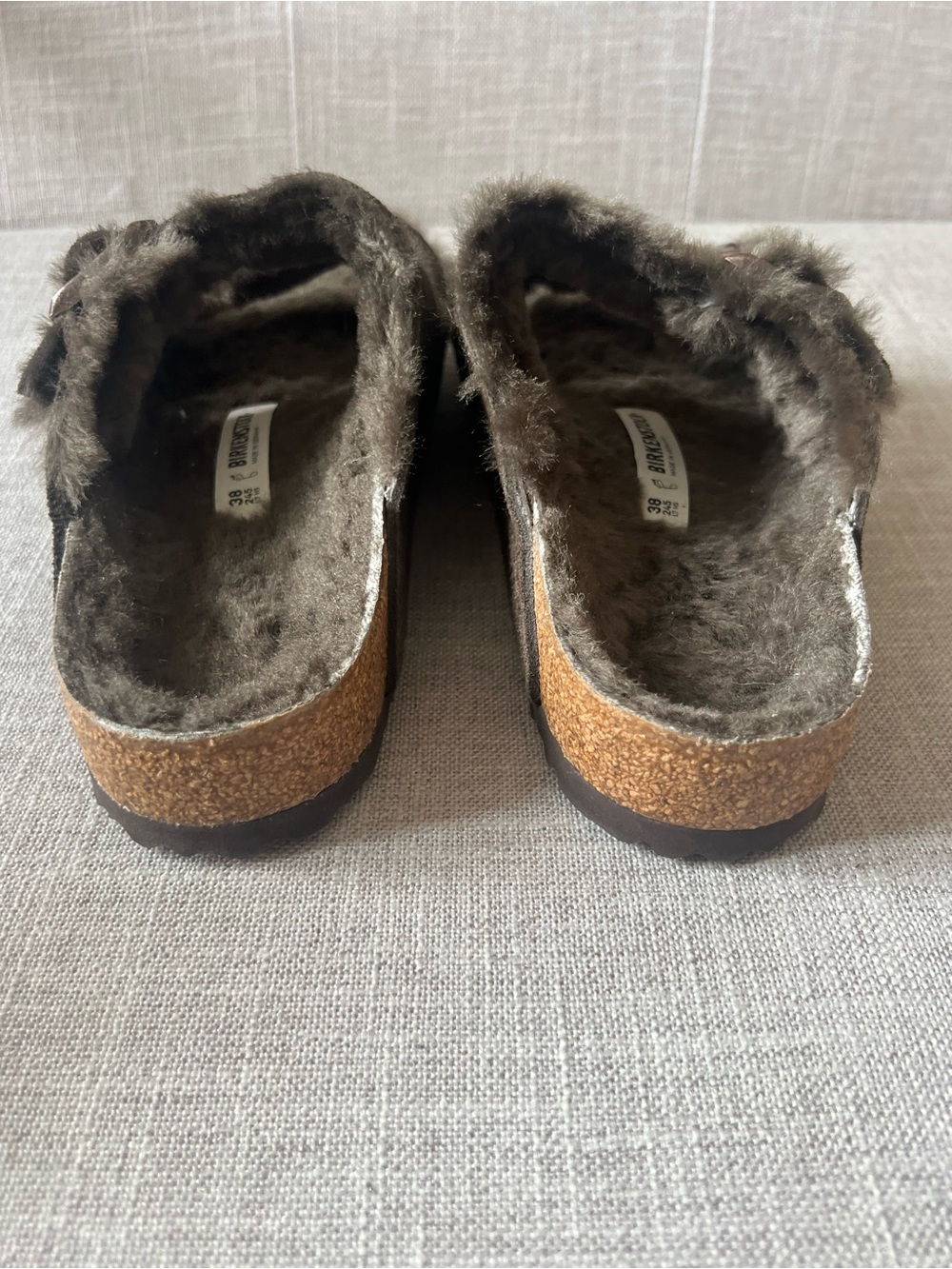Birkenstock brown slide sandals, women’s 38, (7.5) Double-Buckle Suede Shearling - Picture 3 of 9